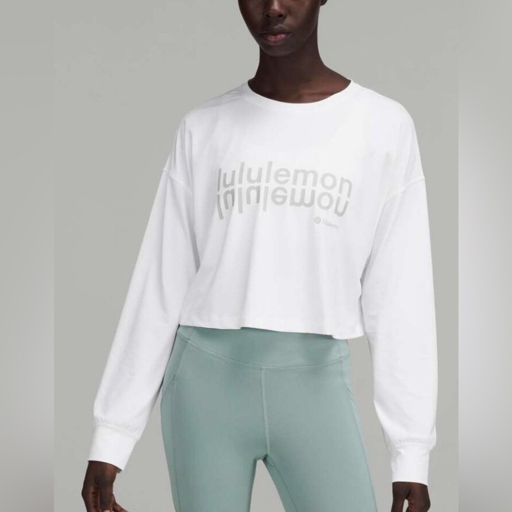 Lululemon Muscle Live White Oversized Long Sleeve Shirt—GREAT!!  Like New!
